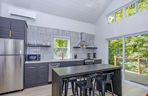 Decatur Casa | Luxury modern with breathtaking sunset views!
