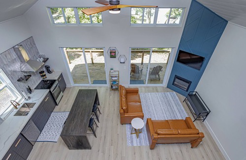 Decatur Casa | Luxury modern with breathtaking sunset views!