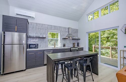 Decatur Casa | Luxury modern with breathtaking sunset views!