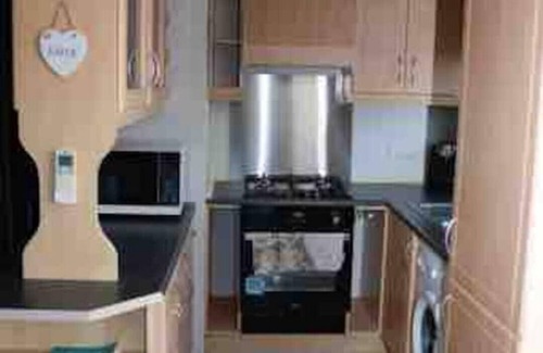Wigginton Cabina | Luxury Moorhen Lodge & Hot Tub. 3 miles from York city centre! The best of both!