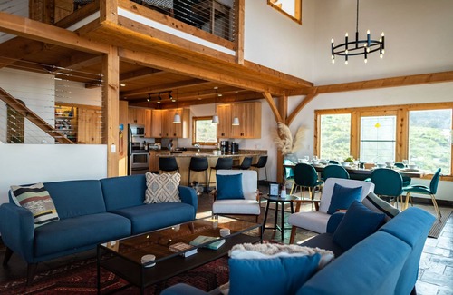 Glenwood Springs Cabina | Luxury Mountain Top Cabin with Stunning Views