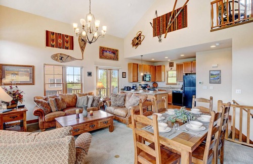 Rendezvous Casa | Luxury Mountain Cabin 760 I Private Hot Tub I Great Views I Best Price I Discounted Attractions
