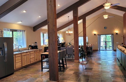 Cedar Ridge Apartamento | Luxury Mountain Loft- 1700 sqft only 4mi downtown Grass Valley and Nevada City