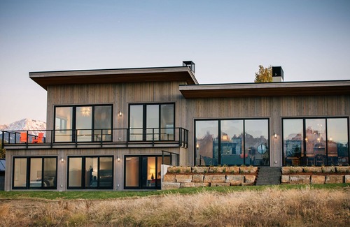 Jackson Hole Casa | Luxury Mountain Modern Home in Jackson Hole Wyoming. Grand Teton National Park.
