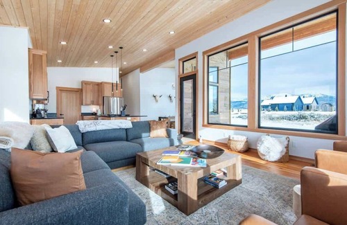 Driggs Casa | Luxury Mountain Retreat with Guest House - The Ultimate Teton Getaway