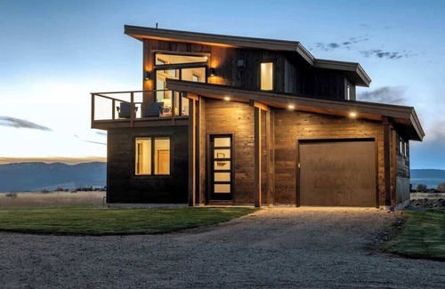Driggs Casa | Luxury Mountain Retreat with Guest House - The Ultimate Teton Getaway