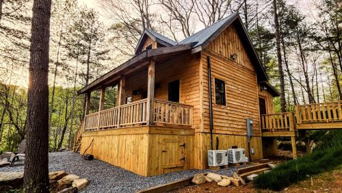Marshall Casa | Luxury Mountain View Cabin Near Asheville NC