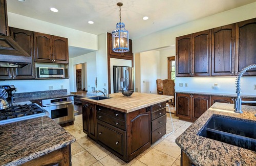 Ramona Casa | Luxury Nature Estate w/ 3 Homes, Salt Pool, Jacuzzi. Retreats, Intimate Weddings