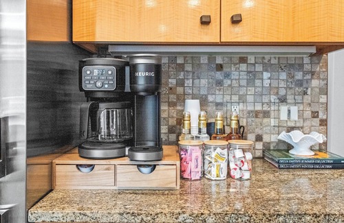 Chapel Hill Casa | Luxury near UNC - 5 King Suites, Pool, Game Room, Spacious