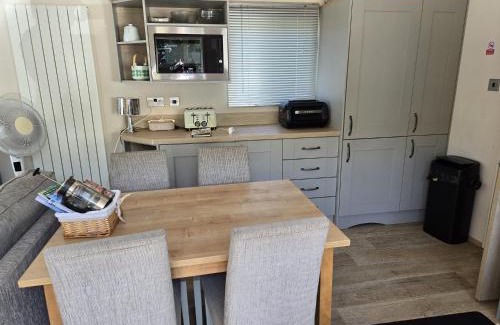 Cowes Casa | luxury new 3 bed caravan with stunning sea view on private beach in Thorness bay
