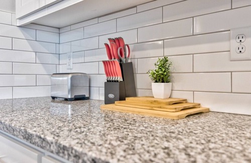Raytown Casa | Luxury New Build Family Home W/ Office & Fast WIFI