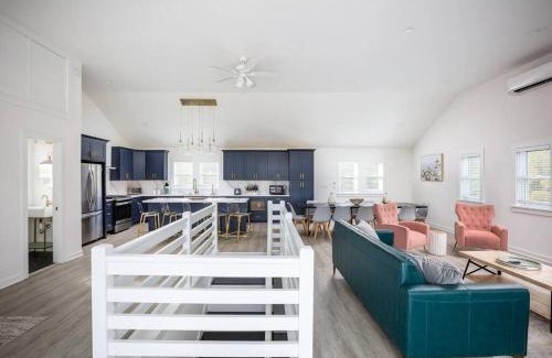 Corolla Casa | Luxury New Home Heated Pool Hot Tub Game Room