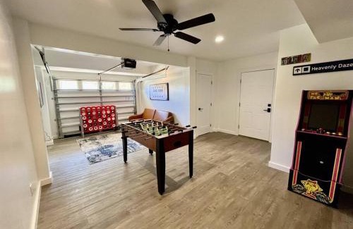 Corolla Casa | Luxury New Home Heated Pool Hot Tub Game Room