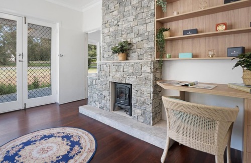 Dalkeith Casa | luxury new renovated resort style house with park views.