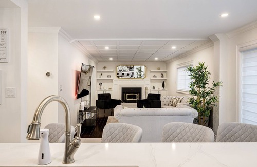 Fisherville Casa | Luxury Newly Renovated 4 Bedroom