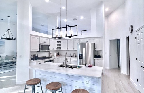 Fellowship Casa | Luxury, Newly Renovated Home, Pets, Pool --- Minutes from WEC & HITS, Golf