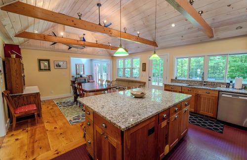 Williamsville Casa | Luxury Newly Renovated 3 Bedroom Home Close to Brattleboro and Mount Snow