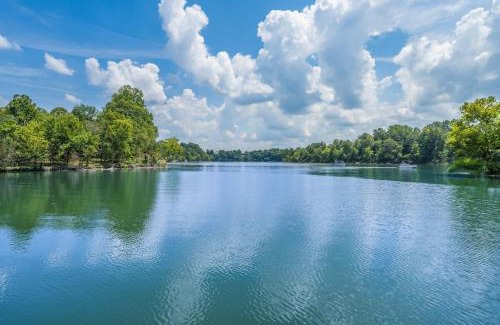 Clarkson Casa | Luxury Nolin Lake Private Retreat - Sleeps 14
