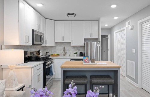 The Heights Condominio | Luxury NYC Condo with Private Deck | Mins to NYC