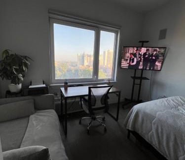 Queens Apartamento | Luxury NYC Studio Getaway w/Amazing Views