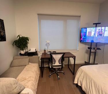 Queens Apartamento | Luxury NYC Studio Getaway w/Amazing Views