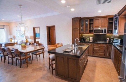 Loreto Apartamento | Luxury One Bedroom Suite, Private Beach, Amazing Views and TPC Golf Course