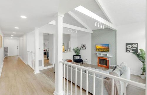Coral Brook Casa | Luxury Oakland Park Oasis