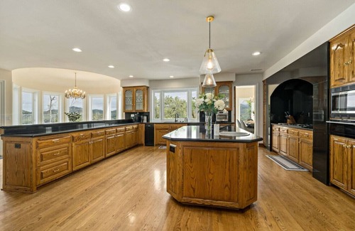 Anaheim Casa | Luxury Oasis w/ Panoramic Views