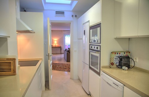 Sotogrande Apartamento | Ático en Sotogrande con vistas al mar y al puerto deportivo.
