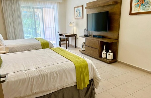 Loreto Complejo | Luxury Ocean front Villas at Danzante bay with No. 1 rated golf course.
