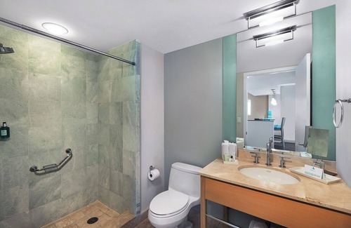 Sunny Isles Beach Hotel | Luxury Oceanfront with Bay View