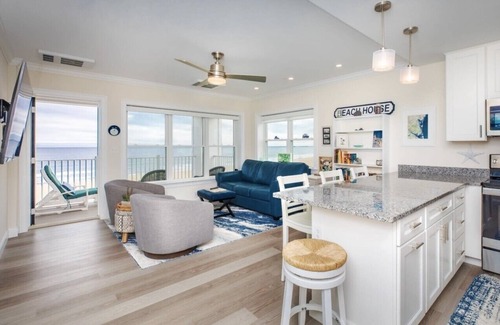 Hampton Condominio | Luxury Oceanfront 2-bedroom condo with VIEWS in Hampton