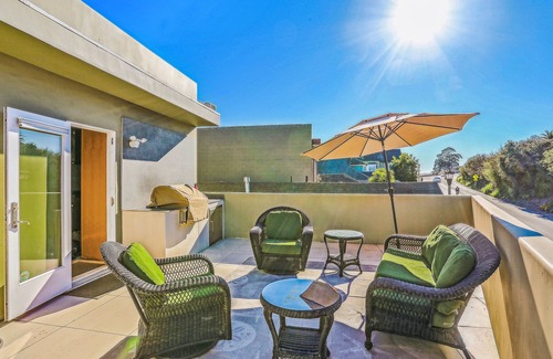Capitola Casa | Luxury Oceanside Dream – Steps to Capitola Beach
