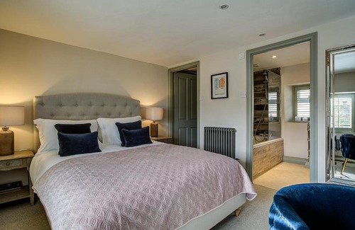 Fairford Casa | Luxury Old Sorting Office in Cotswold town centre