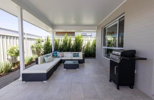 Dubbo Casa | Luxury on Lesmurdie - Close to Zoo & Golf Club