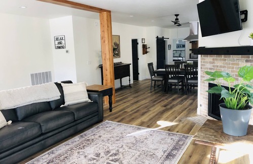 Bozeman Casa | Luxury on Main, remodeled, homey, fresh and bright!