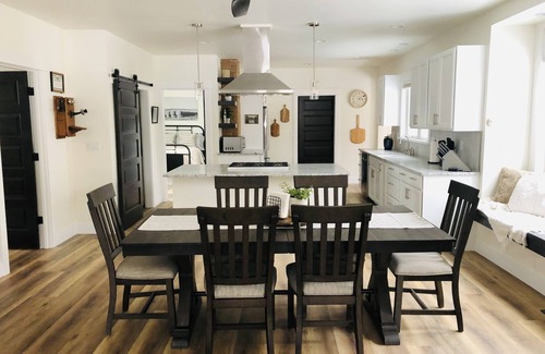 Bozeman Casa | Luxury on Main, remodeled, homey, fresh and bright!