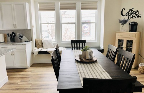 Bozeman Casa | Luxury on Main, remodeled, homey, fresh and bright!