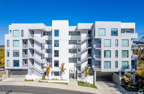 North Capitol Apartamento | Luxury on the River 4 Beds 2.5 Bath, Walk to Downtown
