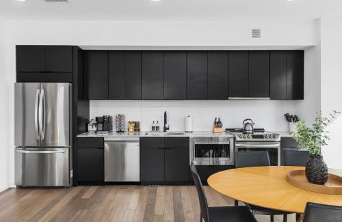 North Capitol Apartamento | Luxury on the River 4 Beds 2.5 Bath, Walk to Downtown