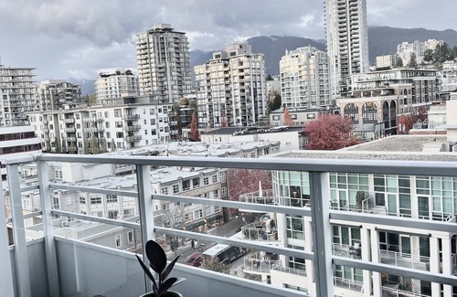 Lower Lonsdale Condominio | Luxury one Bedroom Condo at the Pier