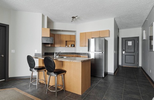 Fort McMurray Apartamento | Luxury One Bedroom Suite