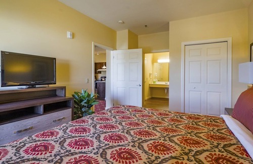Pittsfield Complejo | Luxury one bedroom and one bathroom unit with full amenities