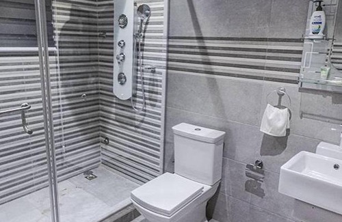 Oshien Apartamento | Luxury one bedroom apartment with pool