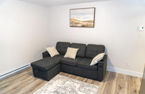 Dieppe Casa | Luxury One Bedroom Private Apartment just 7 minutes from the Airport