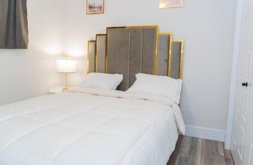Dieppe Casa | Luxury One Bedroom Private Apartment just 7 minutes from the Airport