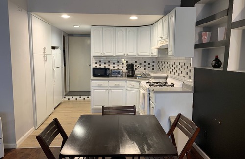 Flatlands Casa | Luxury One bedroom with private garden