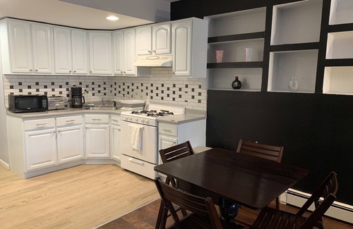 Flatlands Casa | Luxury One bedroom with private garden