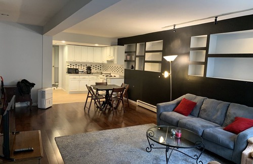 Flatlands Casa | Luxury One bedroom with private garden