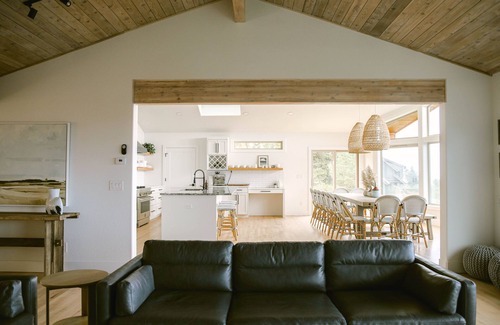 Pacific City Casa | Luxury Oregon coast Beach House with panoramic views HOT TUB and SAUNA!